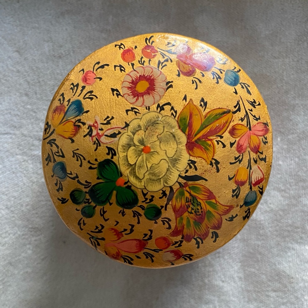 Vintage Kashmiri round papier mache Trinket box Hand Made in Kashmir India